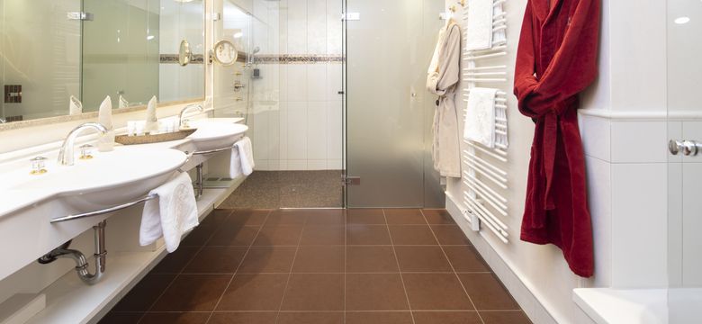 Rosensuite / STOCK resort / 5 Sterne Wellnesshotel / Zillertal / Tirol / Österreich