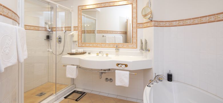 Komfortdoppelzimmer Kolmspitz / STOCK resort / 5 Sterne Wellnesshotel / Zillertal / Tirol / Österreich