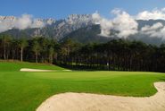 3 Übernachtungen im Doppelzimmer "Feldern" ohne Balkon, inklusive AI-Wellnesspension, Golfpackage und Golfer TeilmassageGolf, Spa & GourmetEin Wochenende, das wirklich alles bietet. Neben dem großen Schwarz-Golfturnier steht auch ein exklusiver Gourmetabend am Samstag auf dem Programm und wir verwöhnen Sie im SunWelly Spa mit einer wohltuenden Behandlung.
