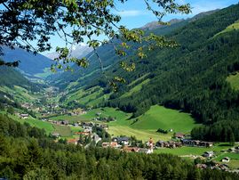 During the summer months, the pristine nature in the Ahrn Valley invites you into the mountains, easy as well as demanding hiking, mountain and walking trails invite beginners and trained mountaineers alike.In the Ahrn Valley, the mountain trains Klausberg and Speikboden take hikers safely and comfortably to an elevation of 1.600 m. Here nature lovers will find an Alpine hiking area with spectacular views of the 80 mountains over 3000 metres.