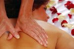 Relaxing spinal treatment with warm St. John’s wort oil - Calming, loose and gentle 