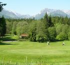 Golf unlimited! For beginners, advanced players and professionals. Treat yourself to a few rounds of golf on a lush green surrounded by stunning nature. Enjoy 7 nights - only pay for 6!