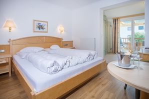 Verwöhnhotel KRISTALL****S - Doppelzimmer mit Balkon (im Nebenhaus)
